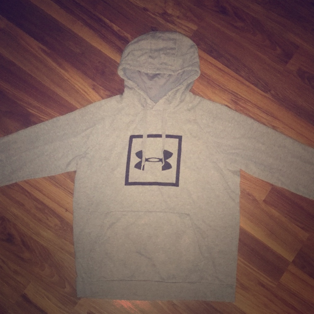 Under Armour Sweatshirt
